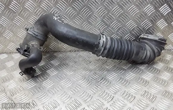 Mazda CX-5 Air intake hose/pipe SH0113231