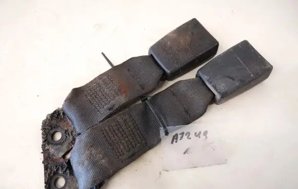 Fiat Croma Middle seatbelt buckle (rear) 330449108 c383