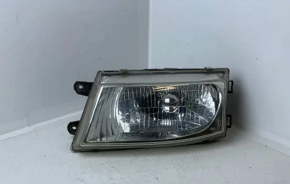 Mitsubishi Space Wagon Headlight/headlamp 11087093