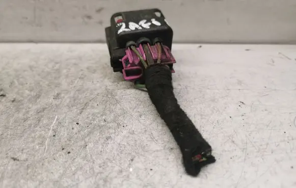 Opel Zafira B Glow plug pre-heat relay 60433201