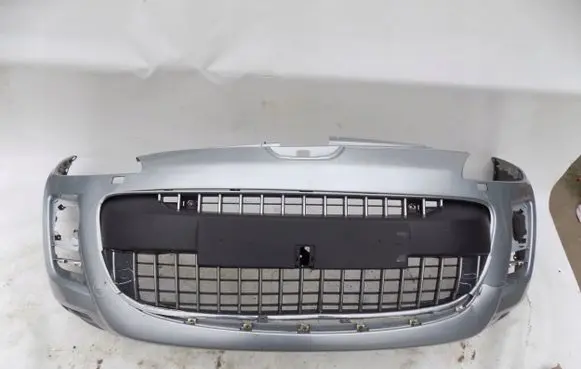Peugeot 208 Front bumper 96800dfeewreg1ttt