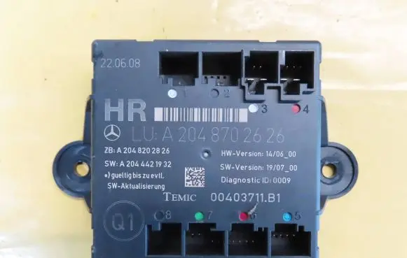 Mercedes-Benz C W204 Door control unit/module A2048702626