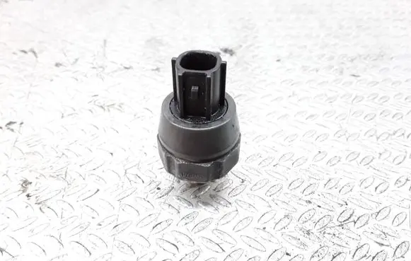 Nissan Primera Oil pressure sensor 