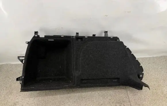 Skoda Superb B8 (3V) Trunk/boot lower side trim panel 3V9867427r 557640 T4E1BBBWR9