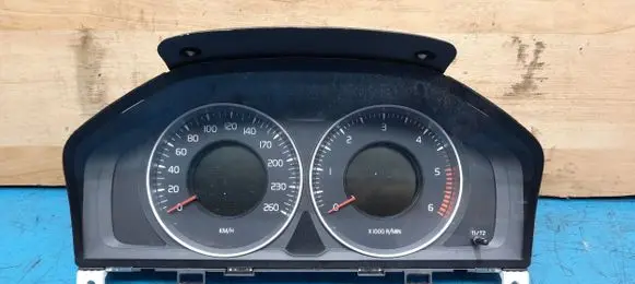 Volvo V60 Speedometer (instrument cluster)