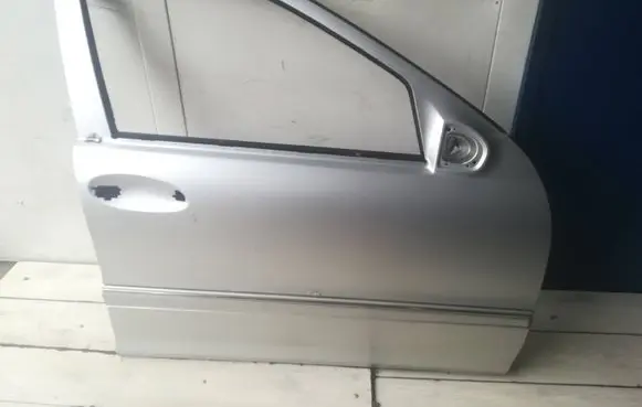 Mercedes-Benz C AMG W203 Front door