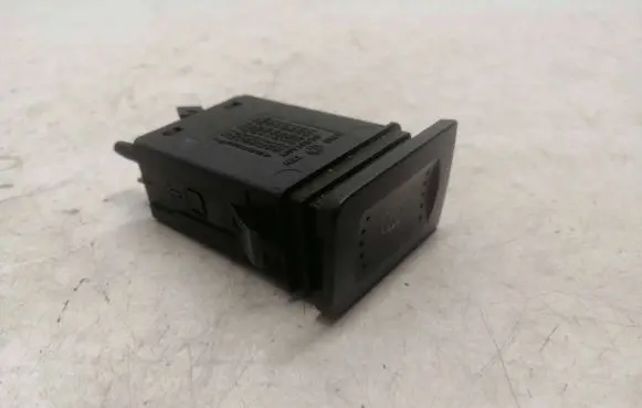 Volkswagen Golf IV Hazard light switch 1J0953235A