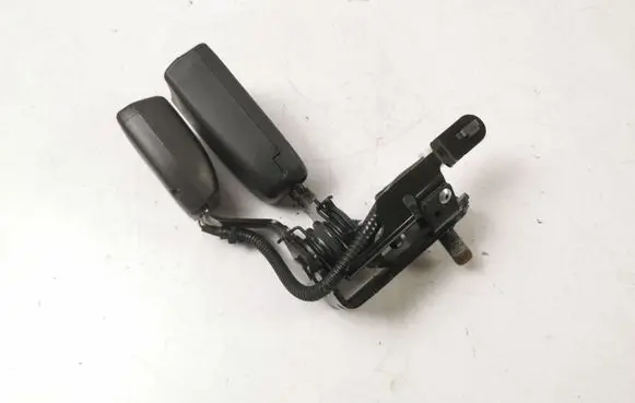 Honda CR-V Rear seatbelt buckle A82455T0NQ1