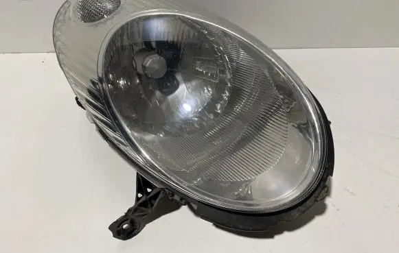 Nissan Micra Headlight/headlamp 26010AX700