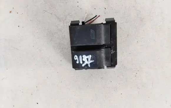Audi A4 S4 B5 8D Electric window control switch 8l0959851