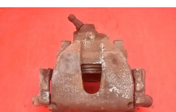 Ford Kuga I Front brake caliper