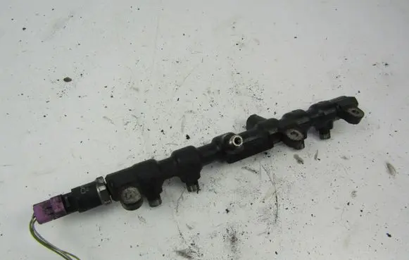 Ford Mondeo Mk III Fuel main line pipe 