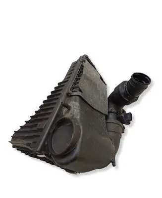 Volkswagen Touareg I Air filter box 