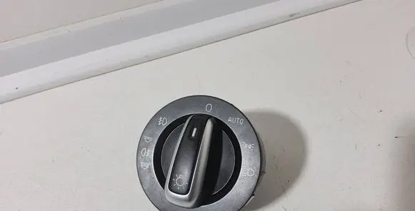 Light switch