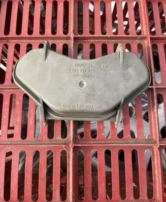 Ford Mondeo MK II Headlight/headlamp dust cover 1305219078 96BG130K0AA
