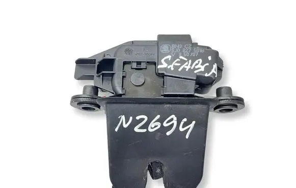 Skoda Fabia Mk2 (5J) Tailgate/trunk/boot lock/catch/latch 5J0827501B