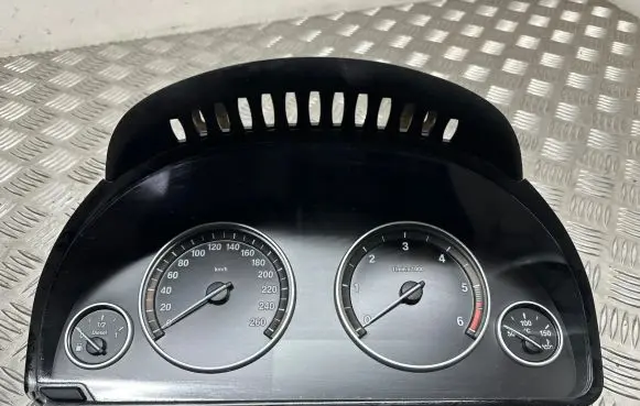 BMW 5 F10 F11 Speedometer (instrument cluster) 9280483 16748391 1818844