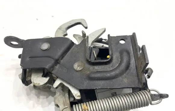 BMW 5 G30 G31 G38 Engine bonnet/hood lock/catch 7347411