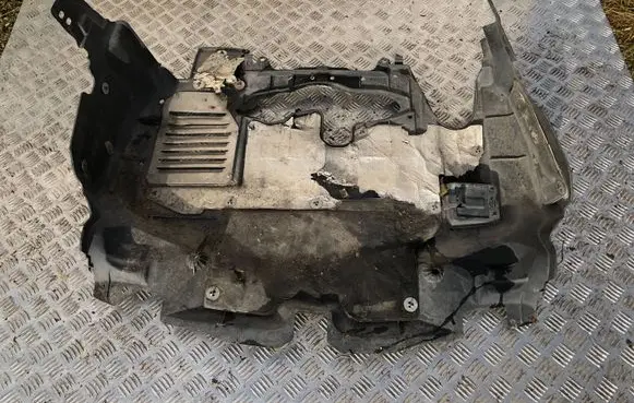 Subaru Outback Engine splash shield/under tray 56440AG160