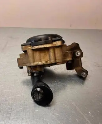 Volkswagen Polo Oil pump 03C115121J