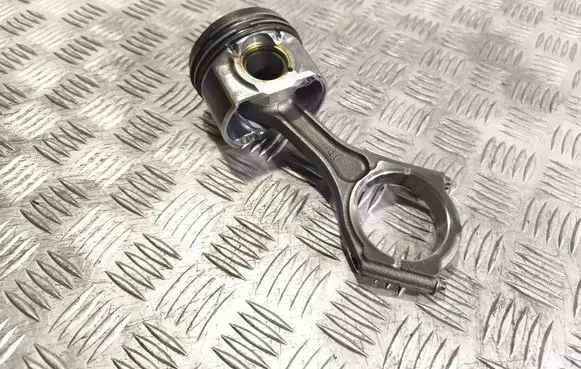 Subaru Outback Piston with connecting rod 