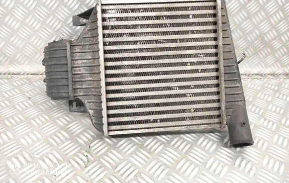 Opel Astra H Intercooler radiator 13161078