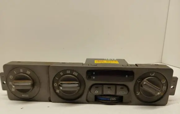 KIA Carnival Climate control unit 0K57A61190