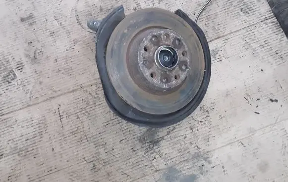 Volkswagen PASSAT B7 Rear wheel hub NOCODE