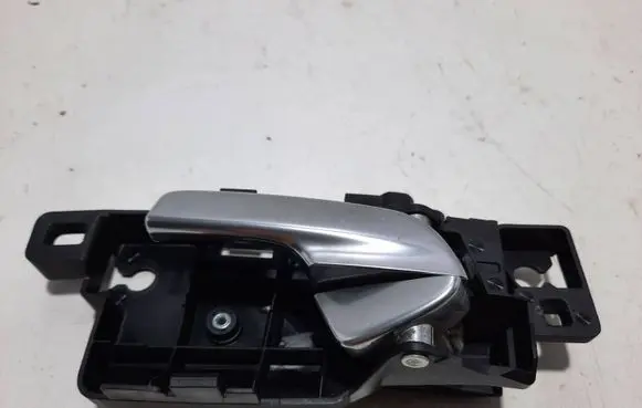 Rear door interior handle