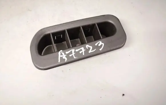 BMW 7 E65 E66 Dash center air vent grill 7010950