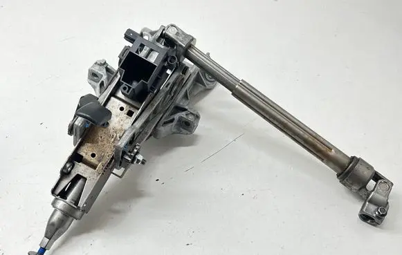 Steering wheel axle set