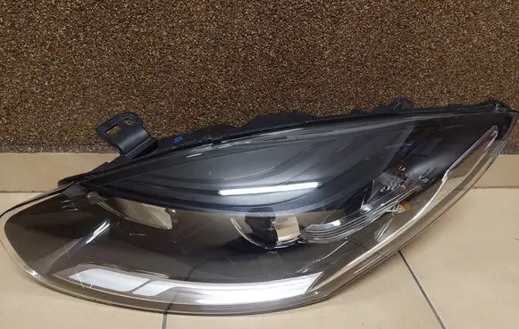 Renault Megane III Headlight/headlamp 260609865R