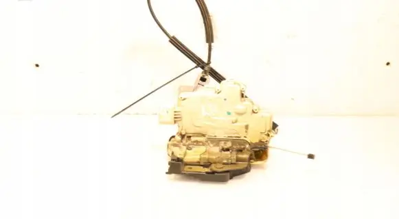 Seat Altea XL Front door lock 24S06