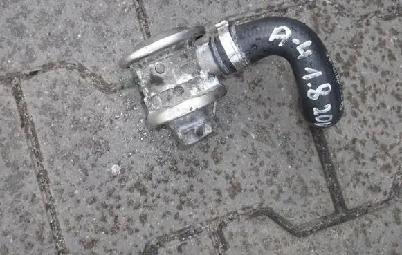 Audi A4 S4 B5 8D EGR valve 