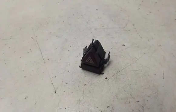 Mercedes-Benz B W245 Hazard light switch 1698207410 SAEQC03D0T