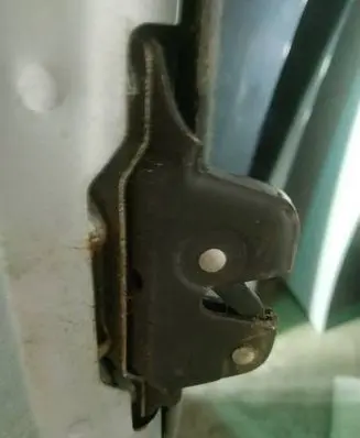 Peugeot 406 Tailgate/trunk/boot lock/catch/latch