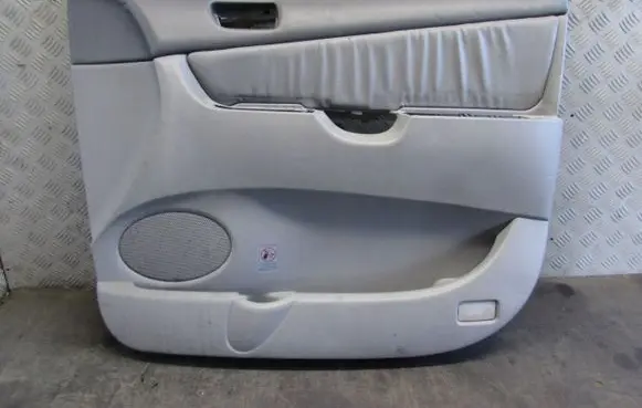 Toyota Avensis T250 Front door card panel trim