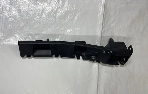 Ford Mustang VI Fender mounting bracket fr3b-16c067-ac