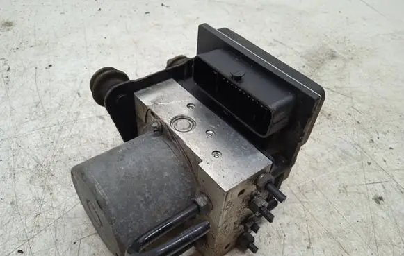 Audi A5 8T 8F ABS Pump 8K0907379P