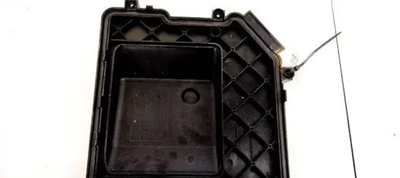 Opel Meriva A Fuse box cover 13144736