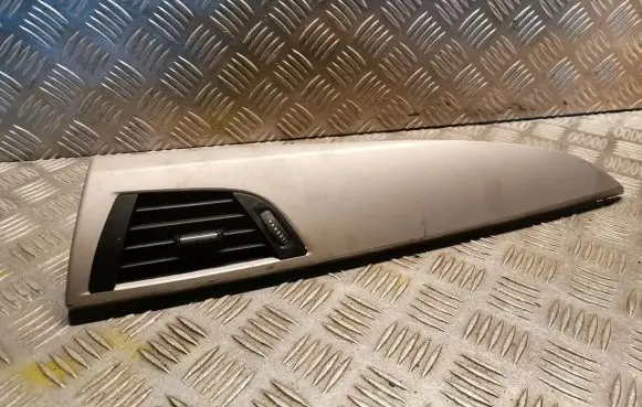 BMW 1 F20 F21 Dashboard air vent grill cover trim 9205355