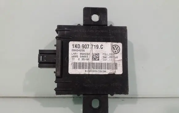 Audi A3 S3 8P Alarm control unit/module 1K0907719C