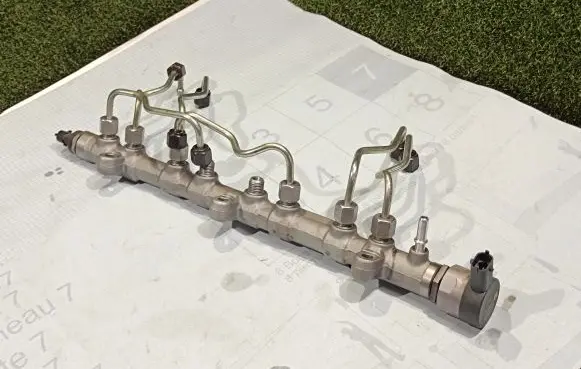 Land Rover Defender Fuel main line pipe K6D39D280AA 0281006546