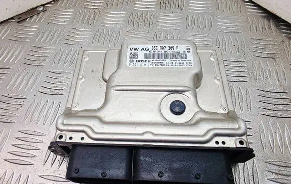 Audi A1 Engine control unit/module 05C907309F 0261S107K0