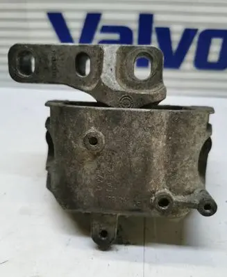 Volkswagen Golf V Engine mount bracket 1K0199262AF