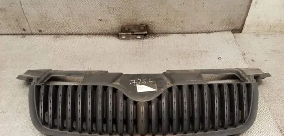 Skoda Fabia Mk2 (5J) Front bumper upper radiator grill 5J0853668