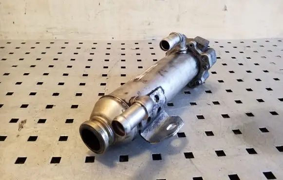 Volvo XC90 EGR valve cooler 880766L 880182B