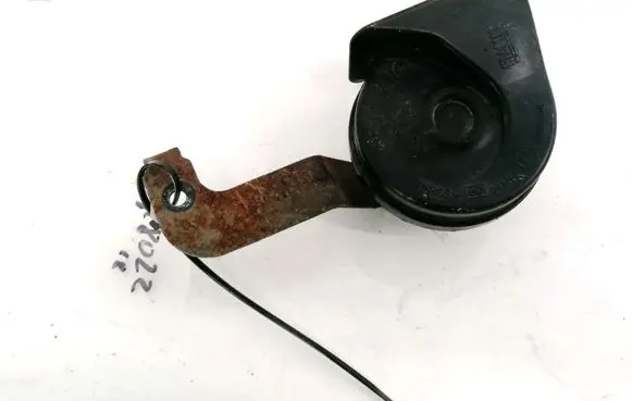 Volvo S40 Horn signal E30055306
