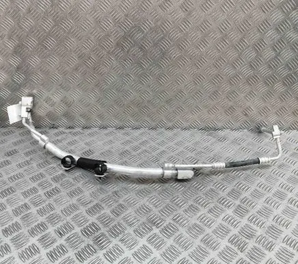 BMW X5 G05 Air conditioning (A/C) pipe/hose 6813586