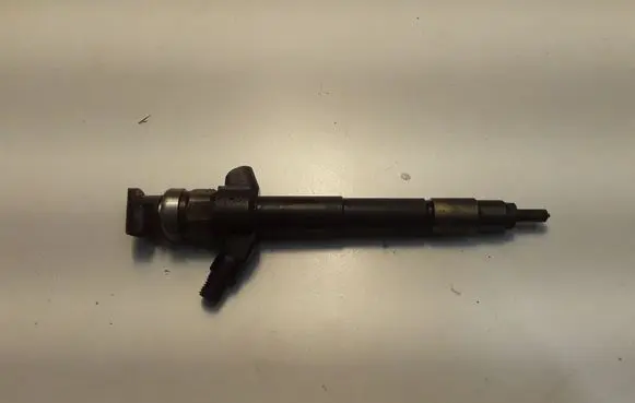 Mitsubishi Pajero Fuel injector 1465A054